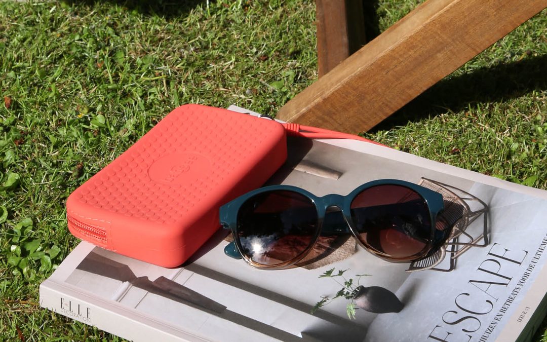 Lezen in de zon? Kies een zonnebril met leesdeel!